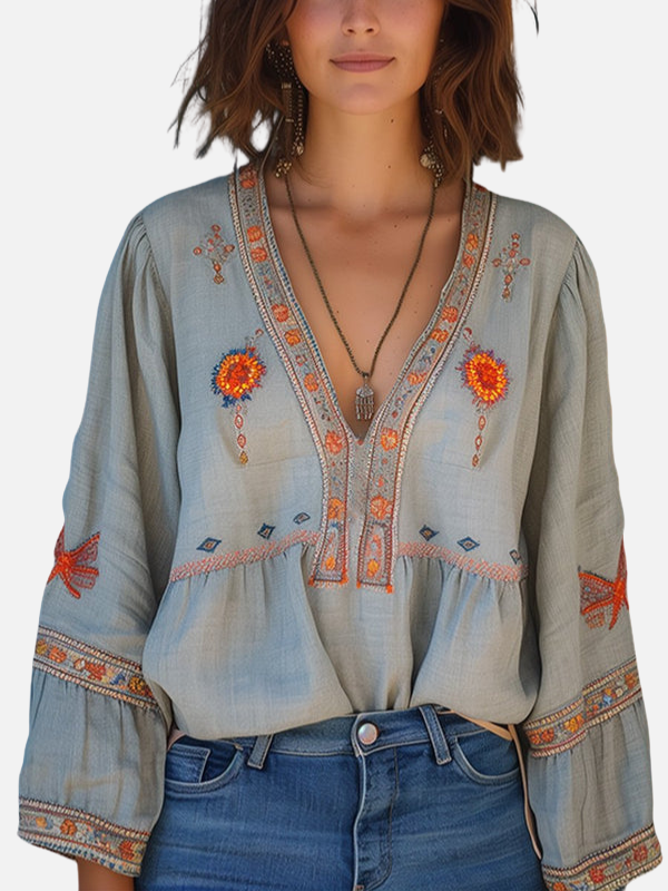 Regina | Blusa Bordada Manga Campana con Escote en V